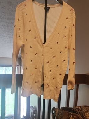 torrid Cream Ribbed V-Neck Cardigan with Tiny Floral Embroidery